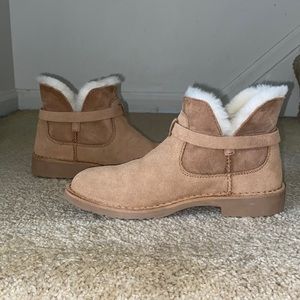 Women’s Ugg boot